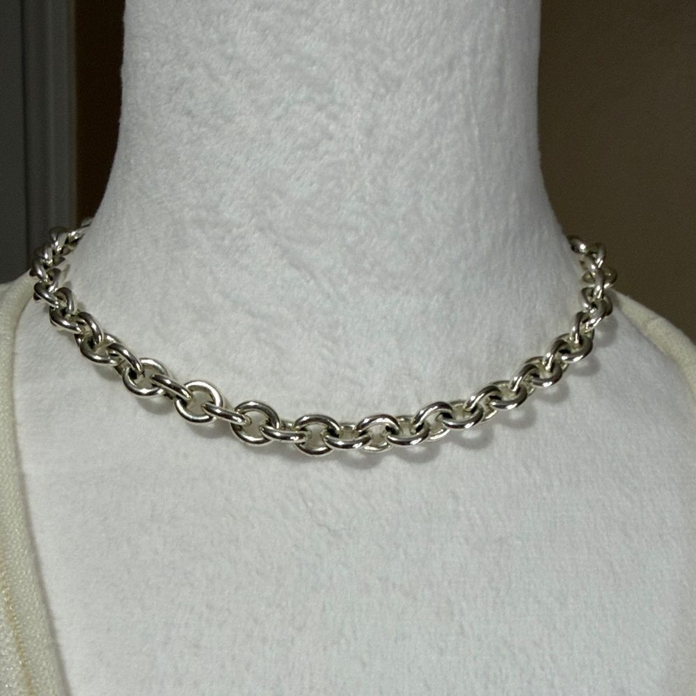 Elizabeth Arden Red Door Silver Tone Toggle Clasp Chain Choker Necklace Y2K